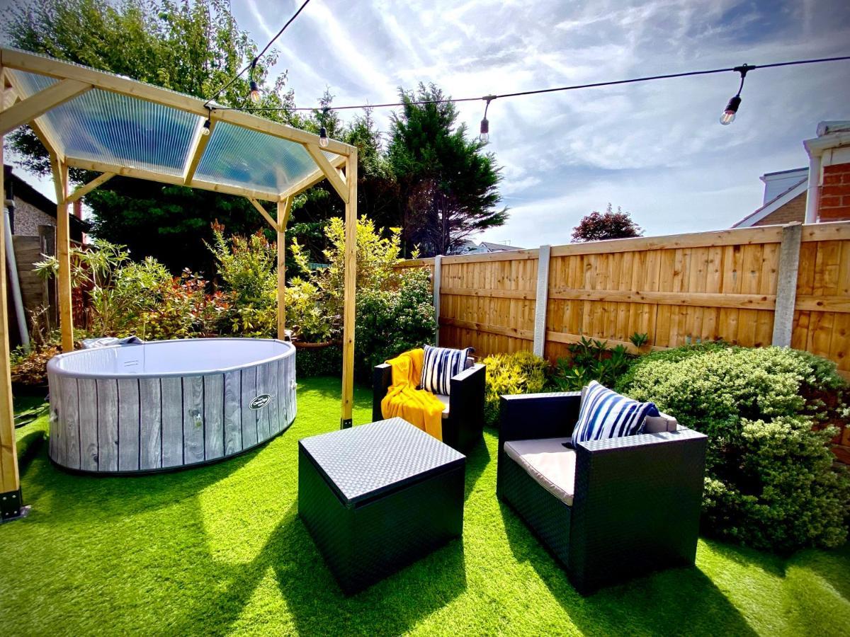 Remarkable 3-Bed Hot Tub House In Blackpool Exterior foto