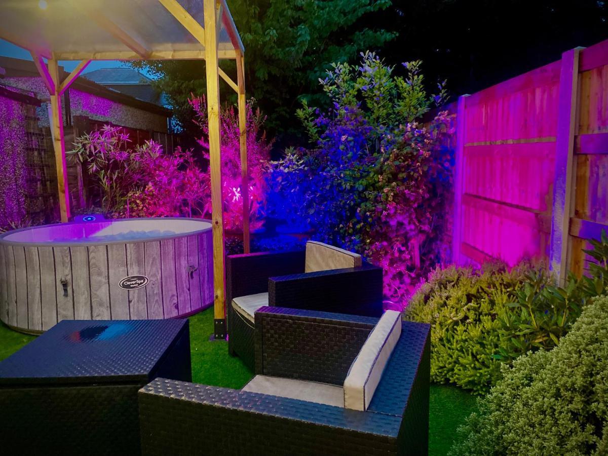 Remarkable 3-Bed Hot Tub House In Blackpool Exterior foto