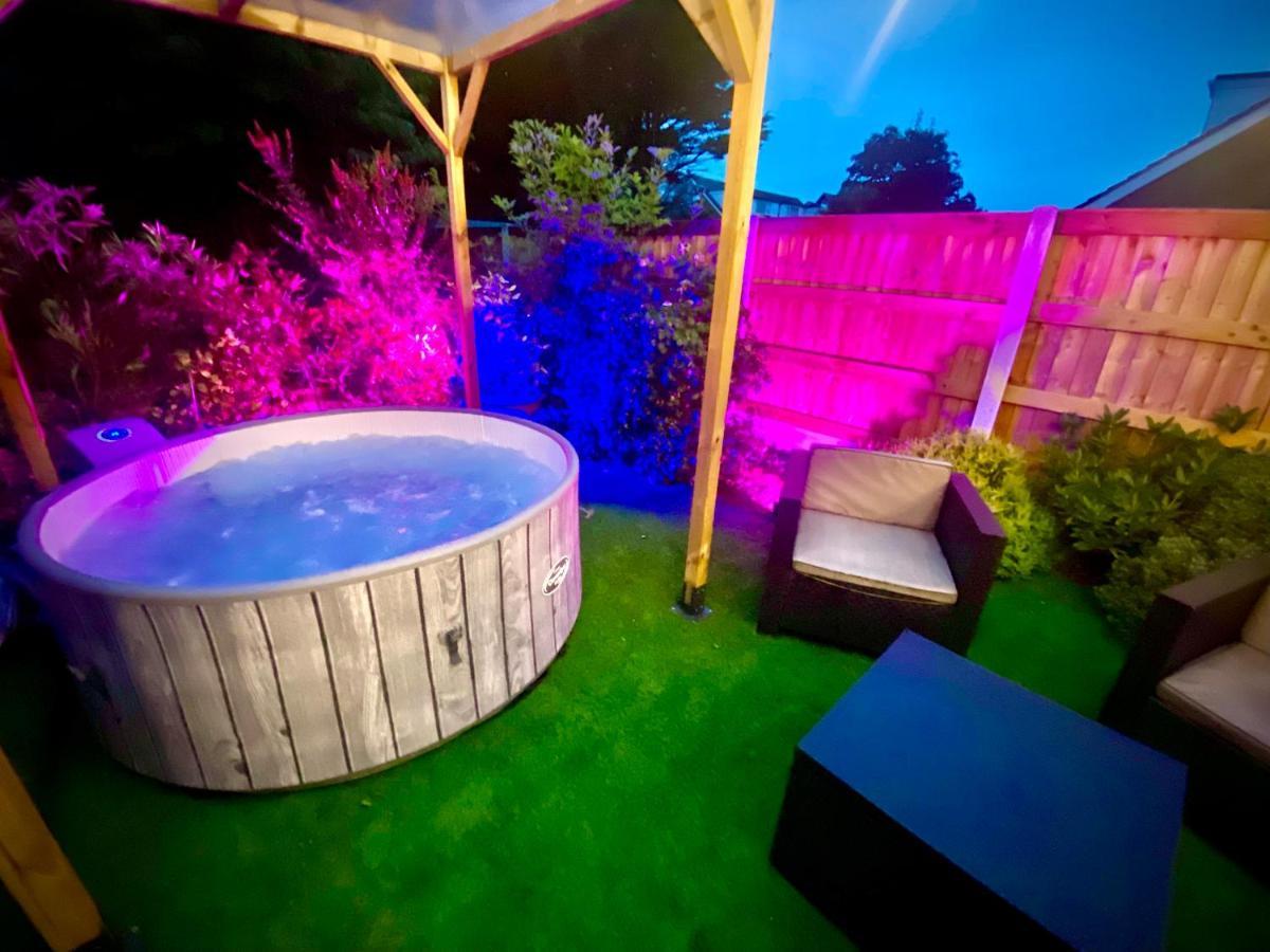 Remarkable 3-Bed Hot Tub House In Blackpool Exterior foto