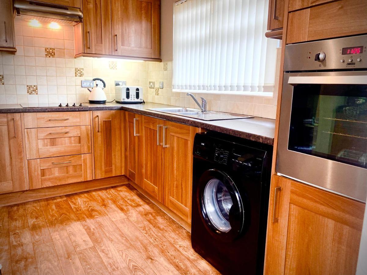 Remarkable 3-Bed Hot Tub House In Blackpool Exterior foto
